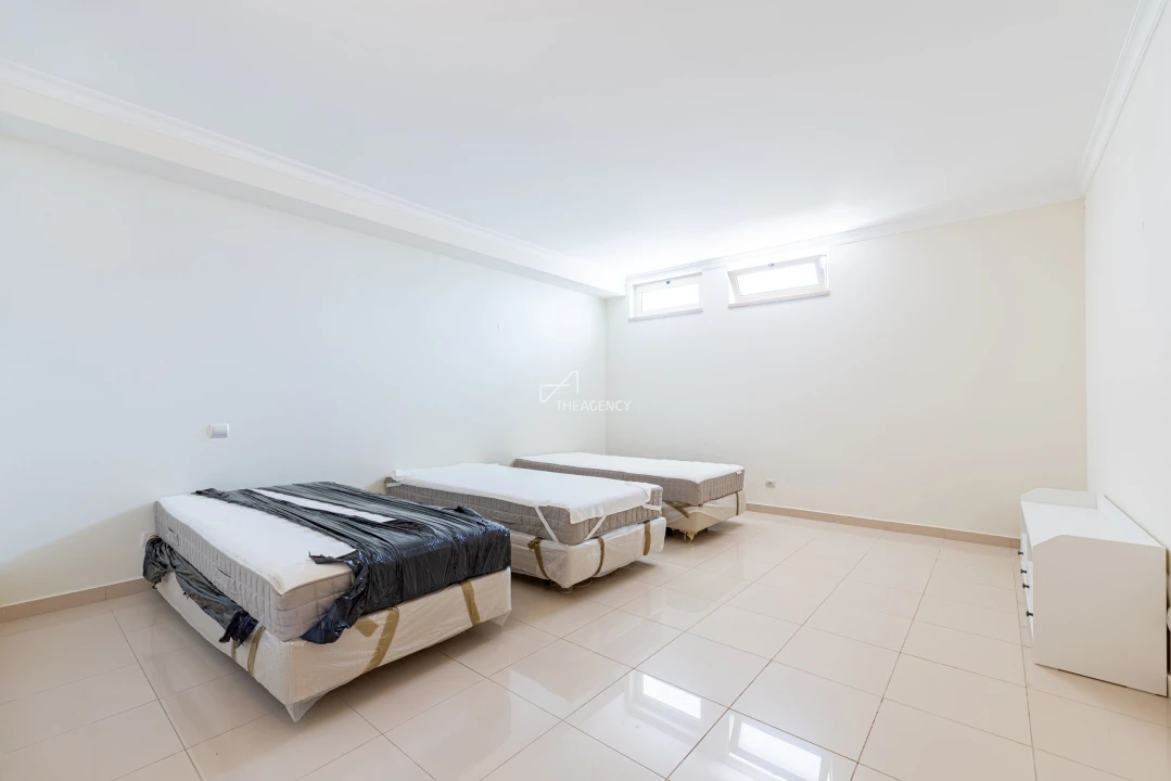 Apartamento T2 para Arrendamento em Quarteira Foto 22