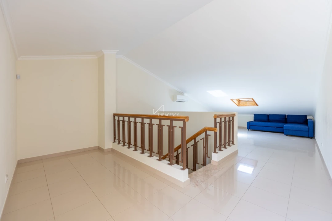 Apartamento T2 para Arrendamento em Quarteira Foto 25