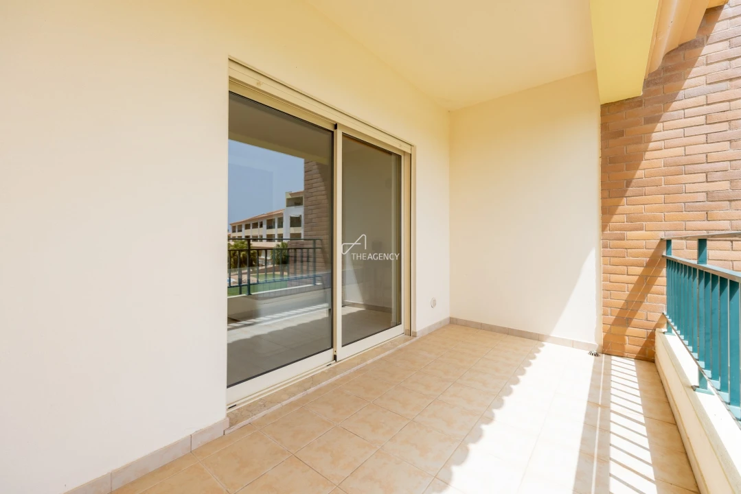 Apartamento T2 para Arrendamento em Quarteira Foto 11