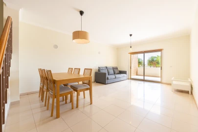 Apartamento T2 para Arrendamento em Quarteira