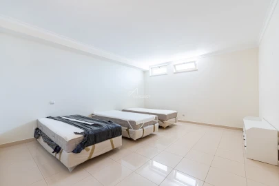 Apartamento T2 para Arrendamento em Quarteira