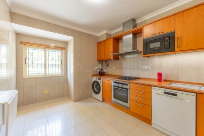 Apartamento T2 para Arrendamento em Quarteira