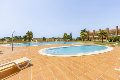 Apartamento T2 para Arrendamento em Quarteira