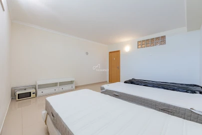 Apartamento T2 para Arrendamento em Quarteira