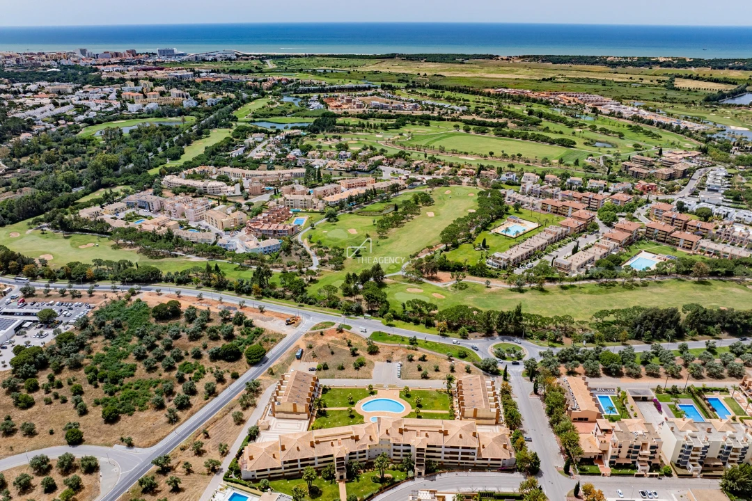 Apartamento T2 para Arrendamento em Quarteira Foto 37