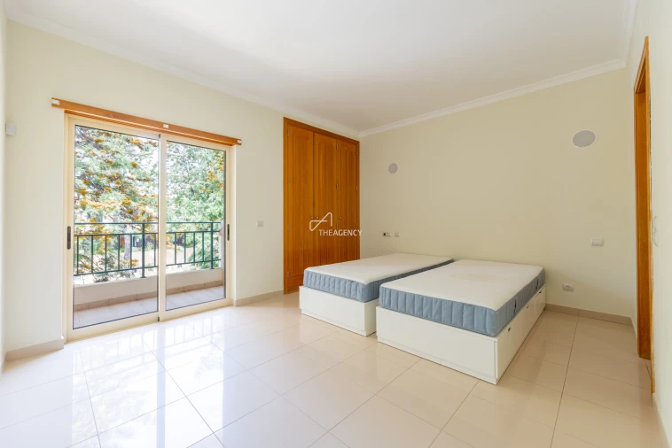 Apartamento T2 para Arrendamento em Quarteira Foto 15