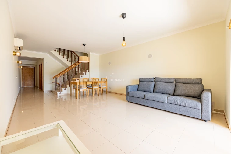 Apartamento T2 para Arrendamento em Quarteira Foto 3