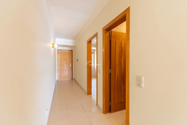 Apartamento T2 para Arrendamento em Quarteira Foto 18