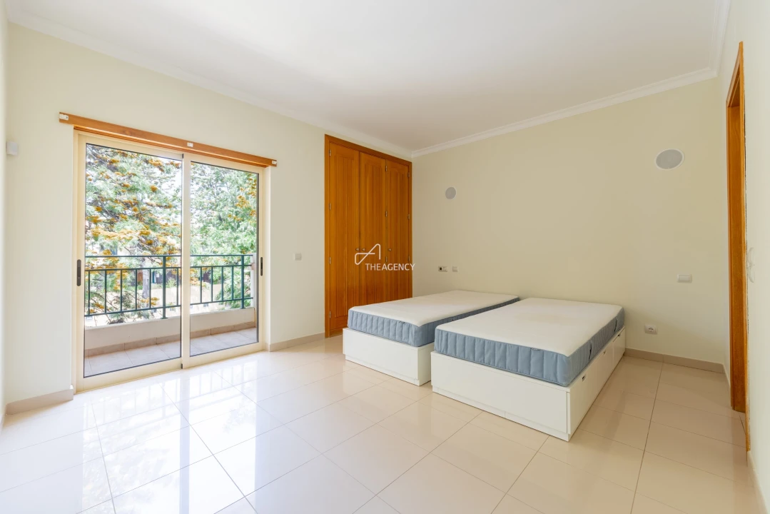 Apartamento T2 para Arrendamento em Quarteira Foto 15