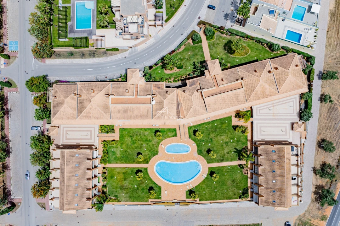 Apartamento T2 para Arrendamento em Quarteira Foto 35