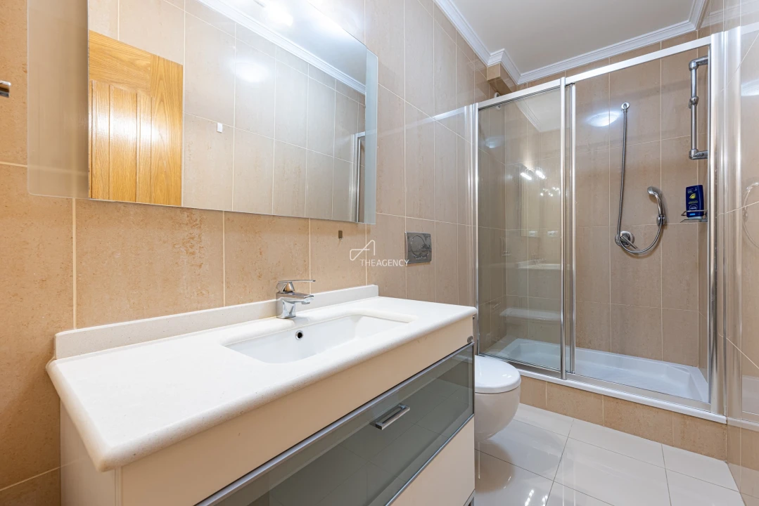 Apartamento T2 para Arrendamento em Quarteira Foto 20