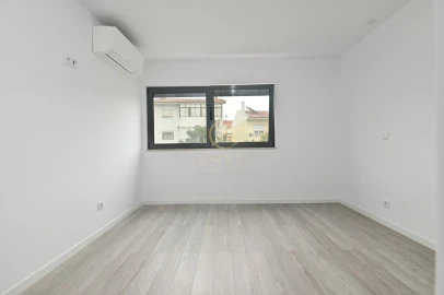 Moradia T3 para Venda em Carcavelos e Parede
