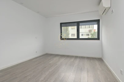 Moradia T3 para Venda em Carcavelos e Parede