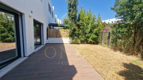 Moradia T3 para Venda em Carcavelos e Parede