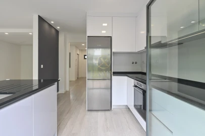 Moradia T3 para Venda em Carcavelos e Parede