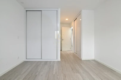 Moradia T3 para Venda em Carcavelos e Parede