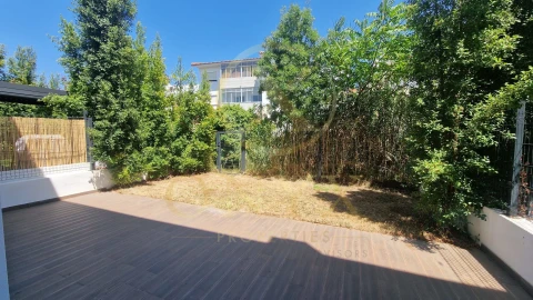 Moradia T3 para Venda em Carcavelos e Parede