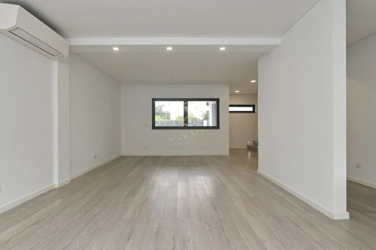 Moradia T3 para Venda em Carcavelos e Parede Foto 4