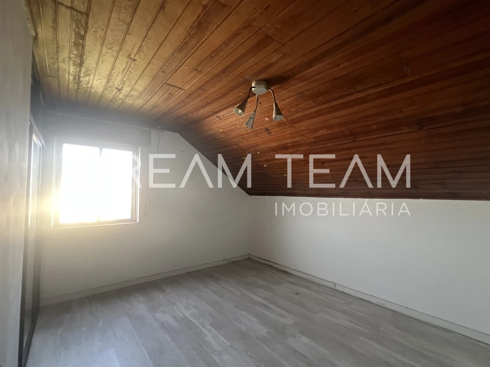 Moradia T4 para Venda em Charneca de Caparica e Sobreda Foto 27