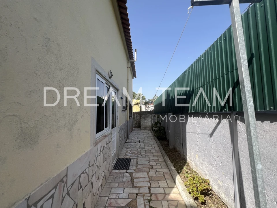 Moradia T4 para Venda em Charneca de Caparica e Sobreda Foto 8