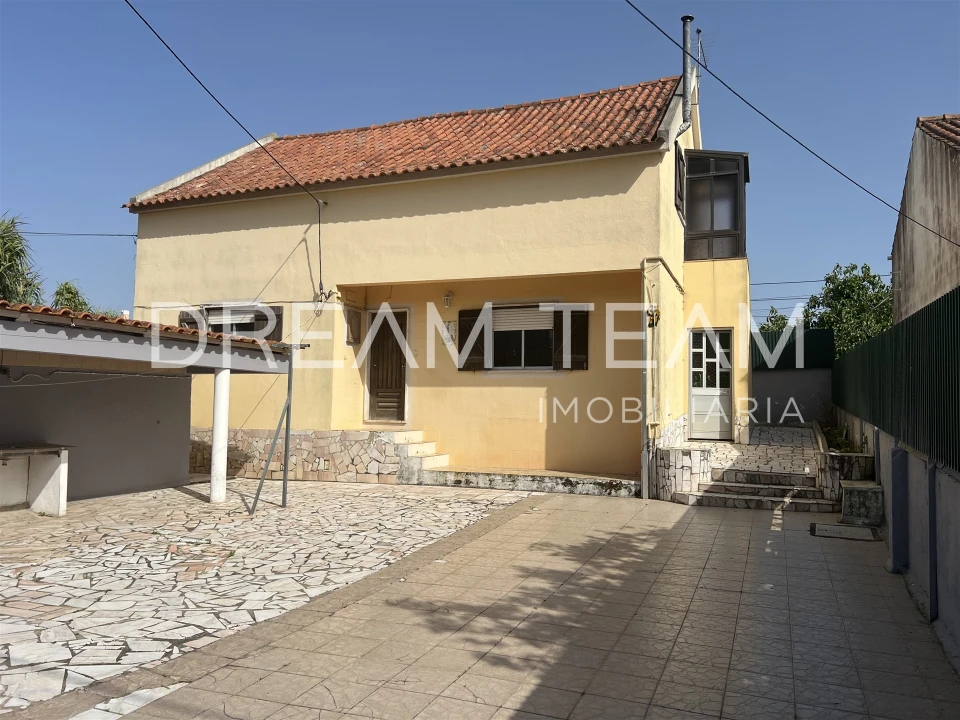 Moradia T4 para Venda em Charneca de Caparica e Sobreda Foto 2