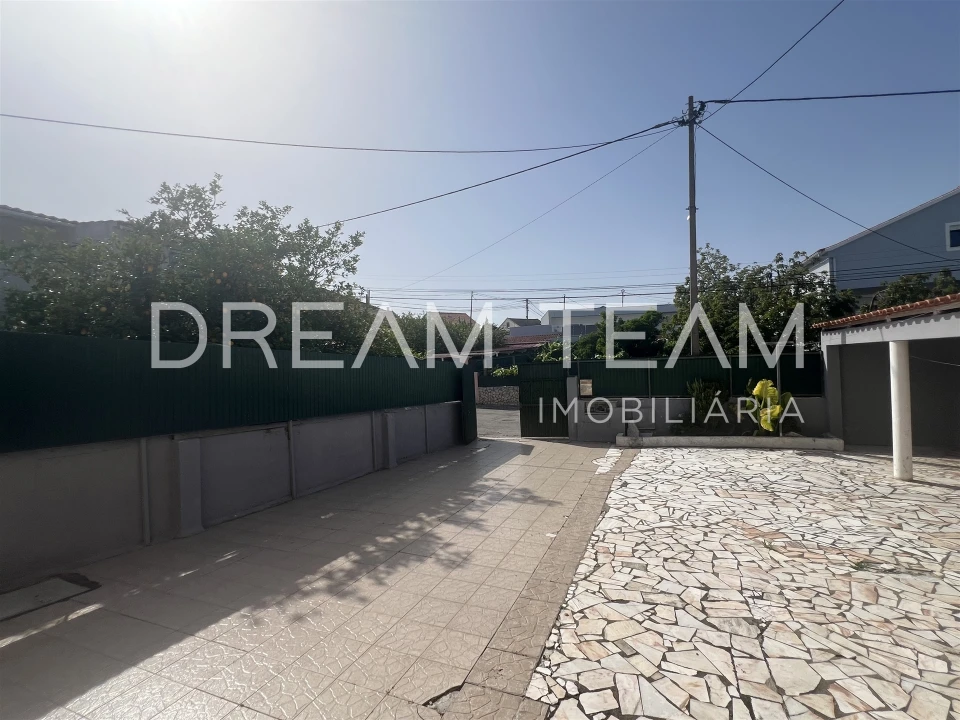 Moradia T4 para Venda em Charneca de Caparica e Sobreda Foto 5