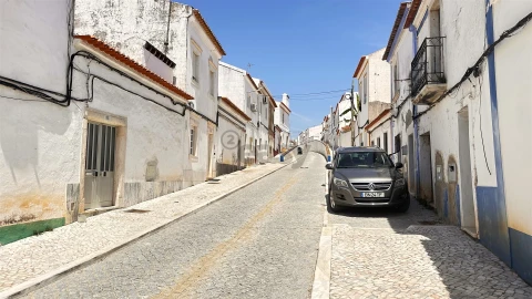 Moradia T2 para Venda em Borba (São Bartolomeu)