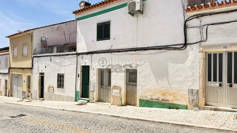 Moradia T2 para Venda em Borba (São Bartolomeu)