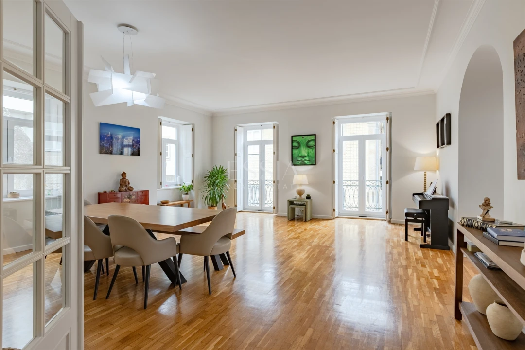 Apartamento T4 para Venda em Aldoar, Foz do Douro e Nevogilde Foto 1