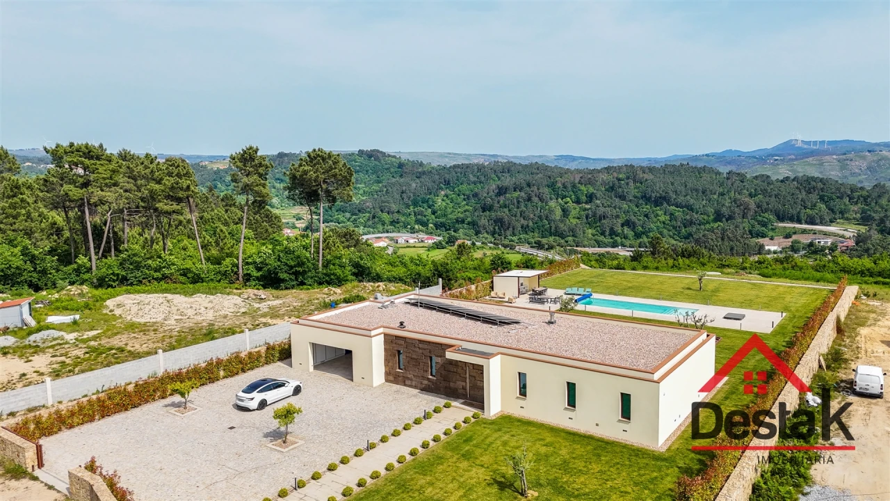 Moradia T3 para Venda em Castro Daire Foto 25