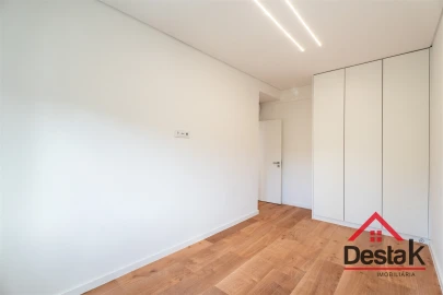 Apartamento T3 para Venda em Benfica