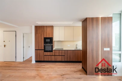 Apartamento T3 para Venda em Benfica