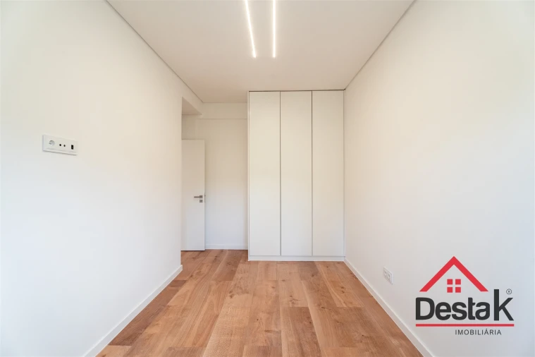 Apartamento T3 para Venda em Benfica Foto 12