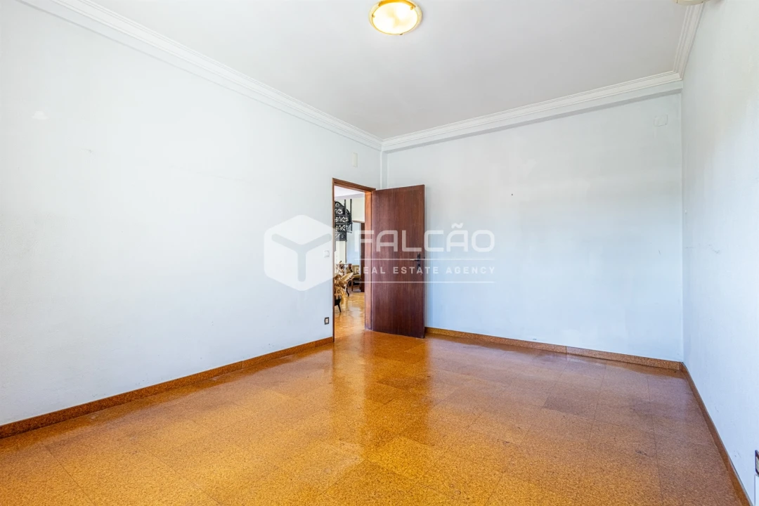 Moradia T5 para Venda em Assunção, Ajuda, Salvador e Santo Ildefonso Foto 25
