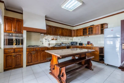 Moradia T5 para Venda em Assunção, Ajuda, Salvador e Santo Ildefonso