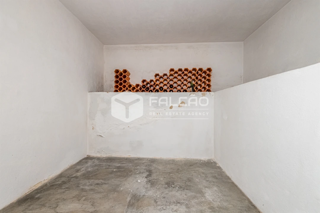 Moradia T5 para Venda em Assunção, Ajuda, Salvador e Santo Ildefonso Foto 15