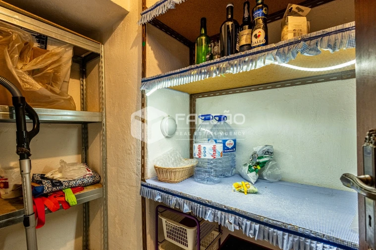 Moradia T5 para Venda em Assunção, Ajuda, Salvador e Santo Ildefonso Foto 50