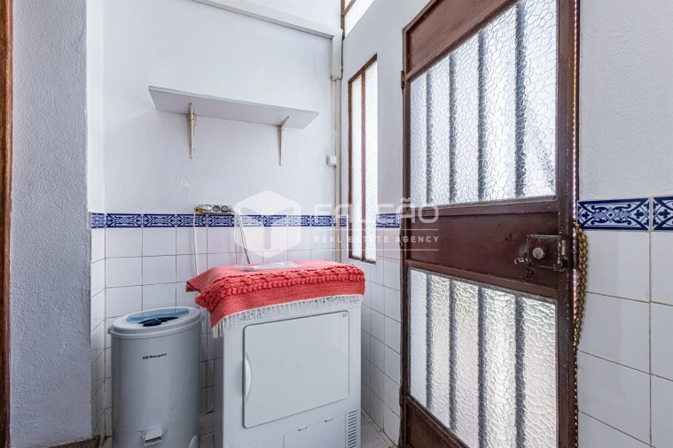 Moradia T5 para Venda em Assunção, Ajuda, Salvador e Santo Ildefonso Foto 48