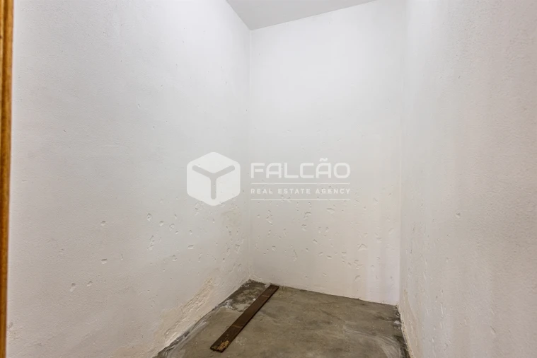 Moradia T5 para Venda em Assunção, Ajuda, Salvador e Santo Ildefonso Foto 43