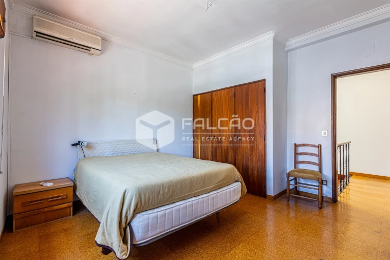 Moradia T5 para Venda em Assunção, Ajuda, Salvador e Santo Ildefonso Foto 36
