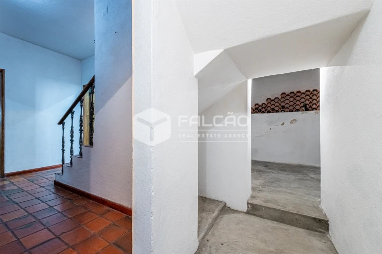 Moradia T5 para Venda em Assunção, Ajuda, Salvador e Santo Ildefonso Foto 16