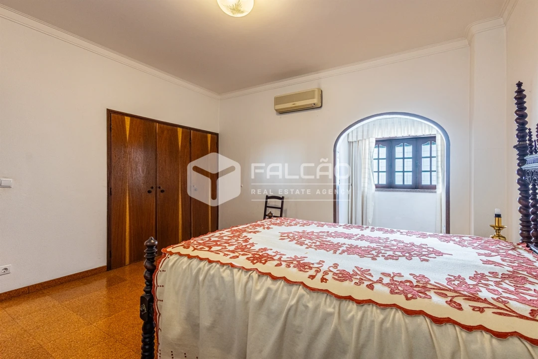 Moradia T5 para Venda em Assunção, Ajuda, Salvador e Santo Ildefonso Foto 21