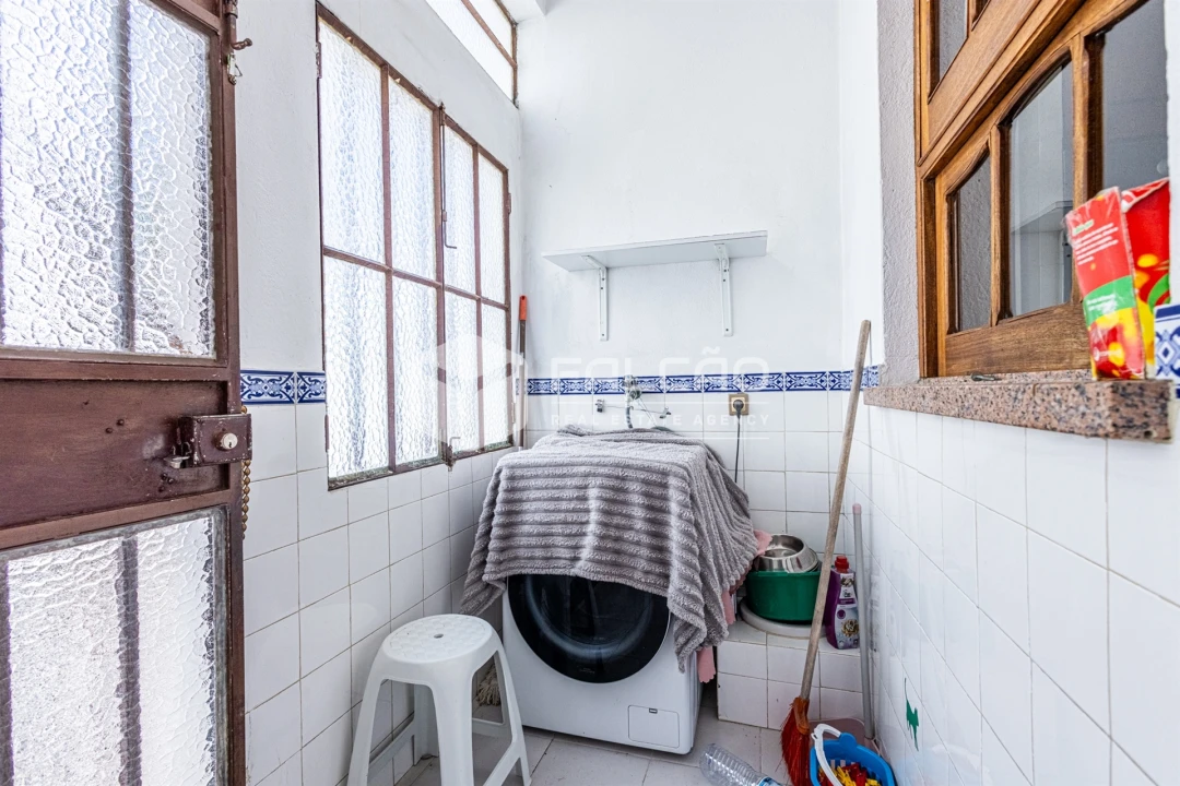 Moradia T5 para Venda em Assunção, Ajuda, Salvador e Santo Ildefonso Foto 49