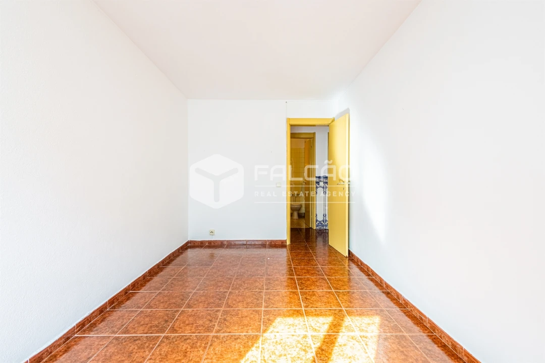Apartamento T3 para Venda em Golegã Foto 28