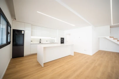Moradia T4 para Venda em Maceira