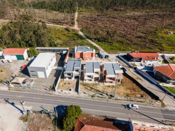 Moradia T4 para Venda em Maceira