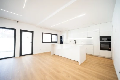 Moradia T4 para Venda em Maceira