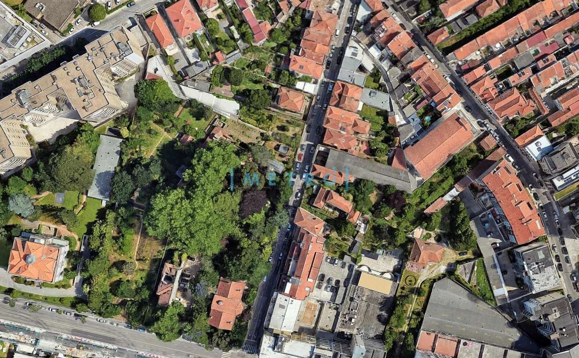 Prédio para Venda em Lordelo do Ouro e Massarelos Foto 1