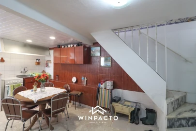 Moradia T4 para Venda em Aldeia das Dez