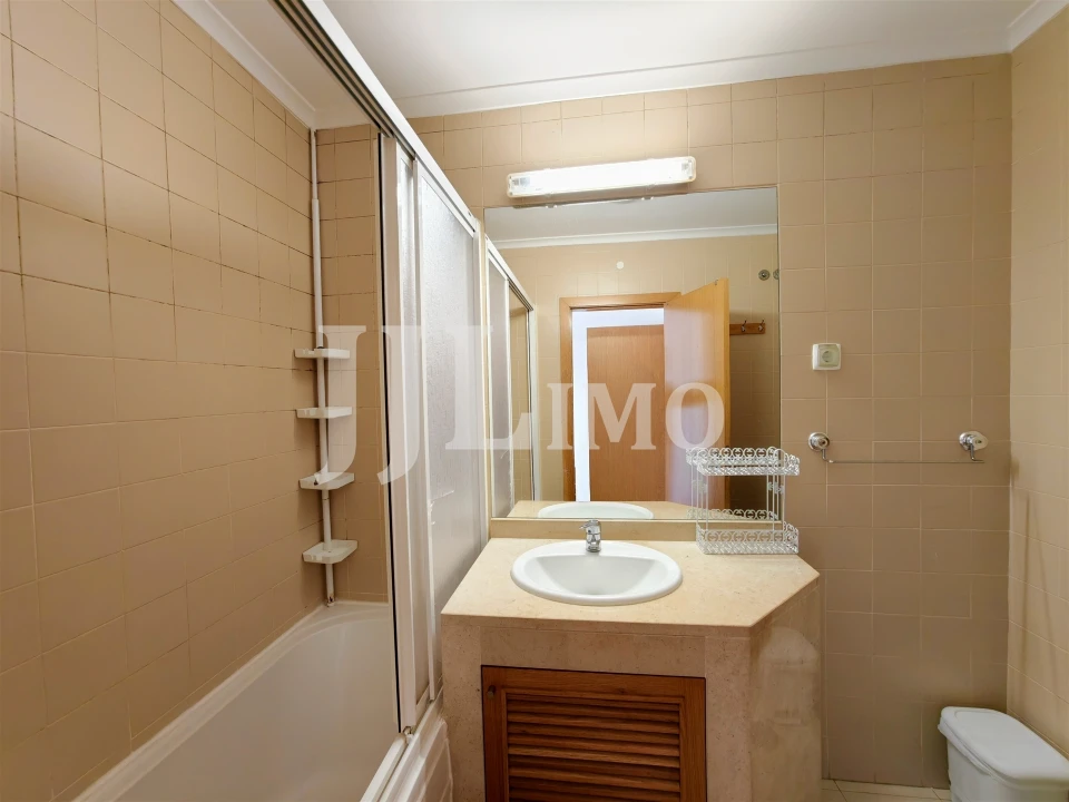 Apartamento T3 para Arrendamento em Marvila Foto 8